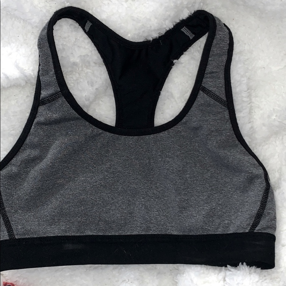 Women’s M sports bra